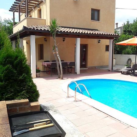 Vacation Home Licinius Liznjan Exterior photo